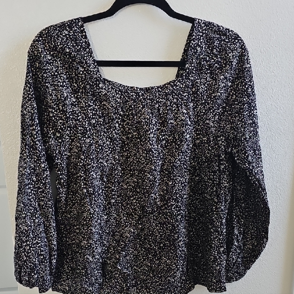 Old Navy Black and White Patterned Blouse